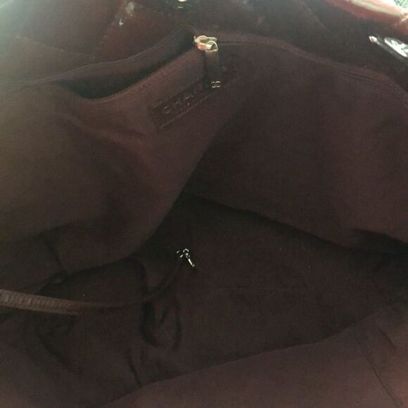 Stunning Authentic Chanel Burgundy Tote Bag - Picture 6 of 9